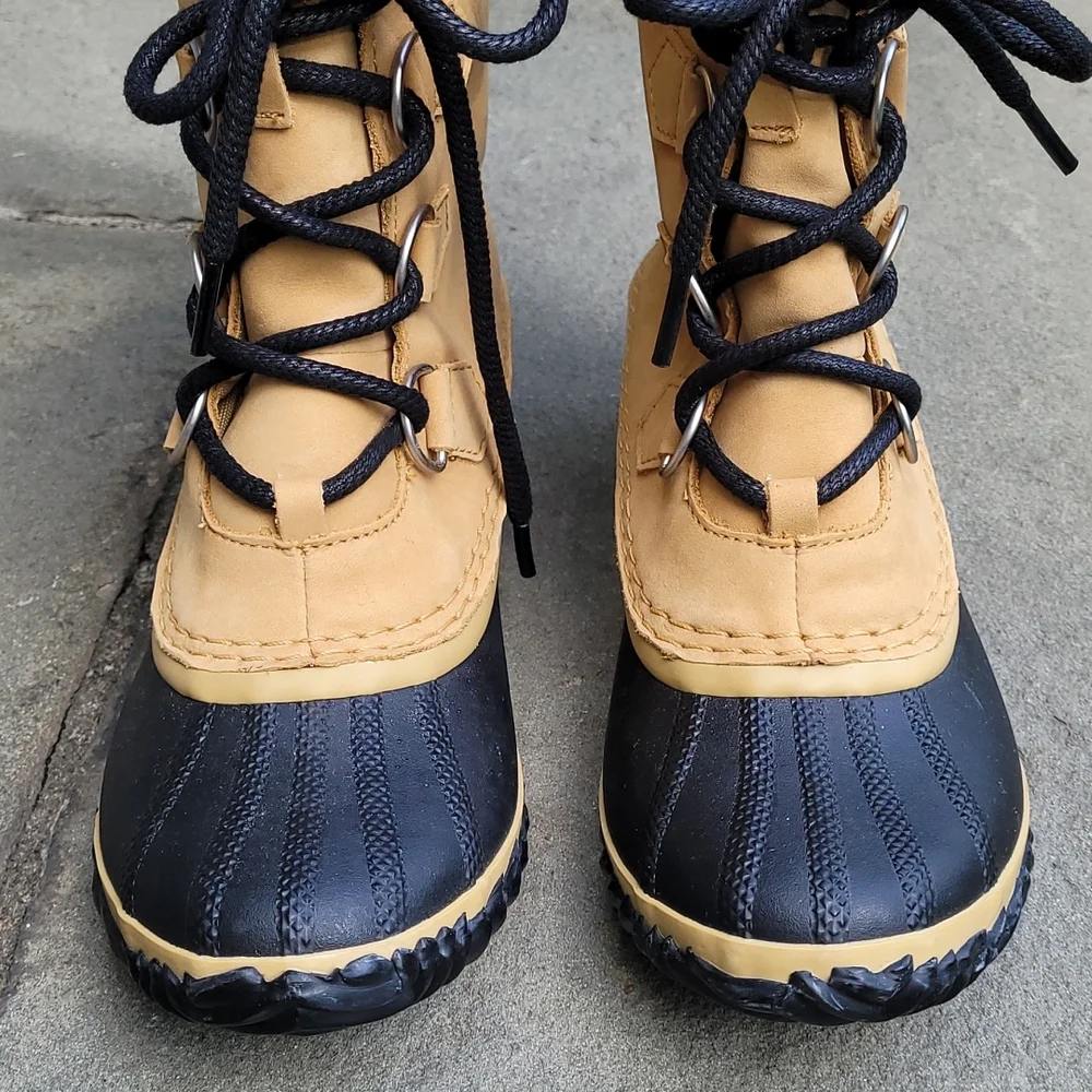 Sorel caribou slim boots